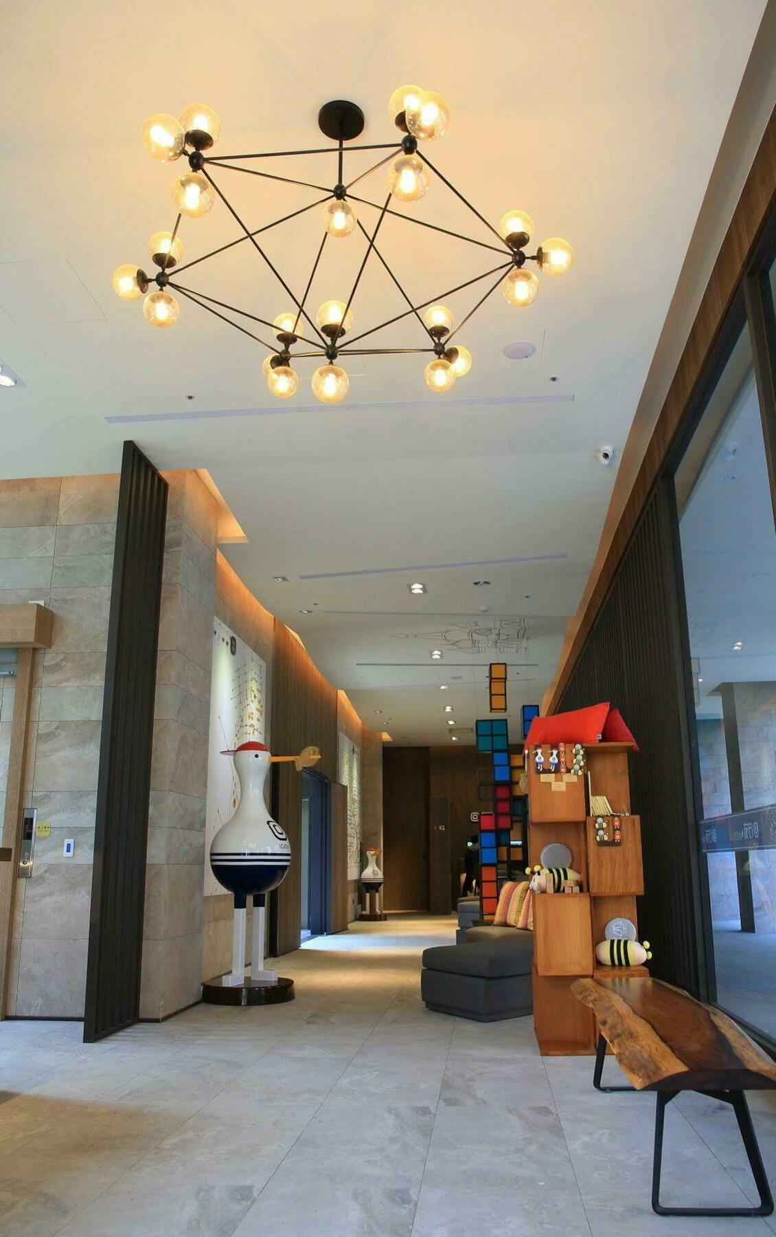 Icasa Hotel - By Cosmos Creation Taichung Buitenkant foto
