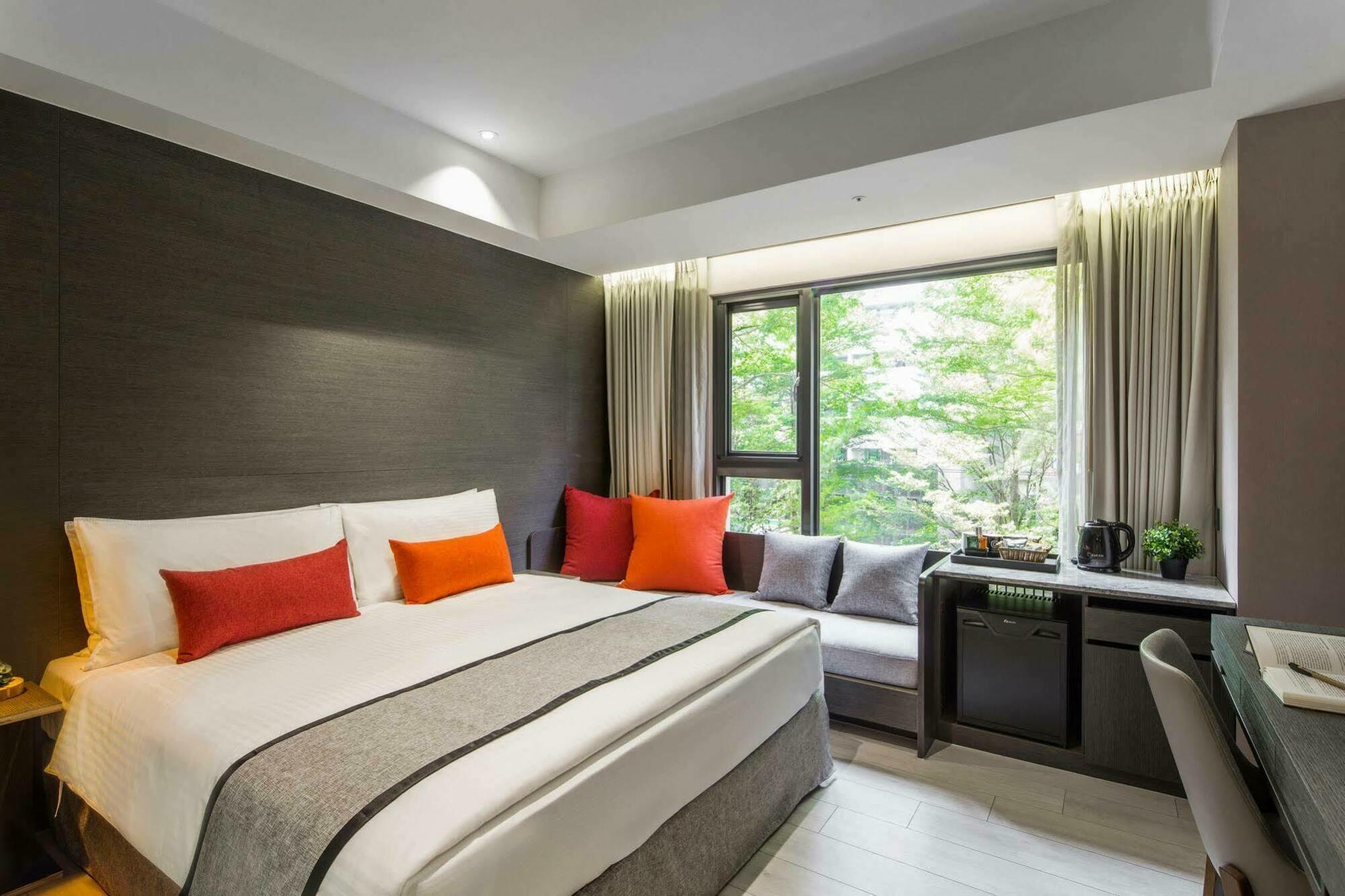 Icasa Hotel - By Cosmos Creation Taichung Buitenkant foto