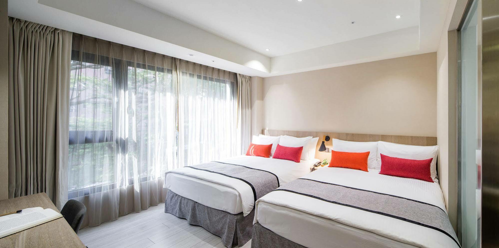 Icasa Hotel - By Cosmos Creation Taichung Buitenkant foto