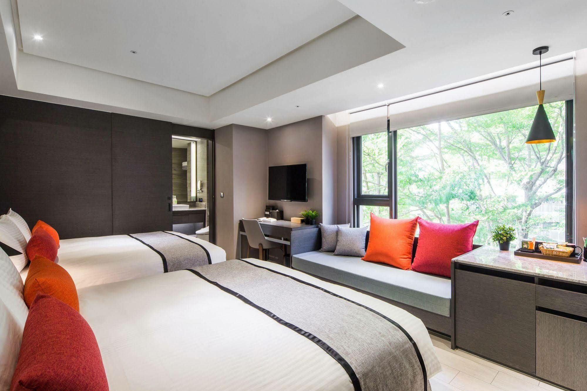Icasa Hotel - By Cosmos Creation Taichung Buitenkant foto