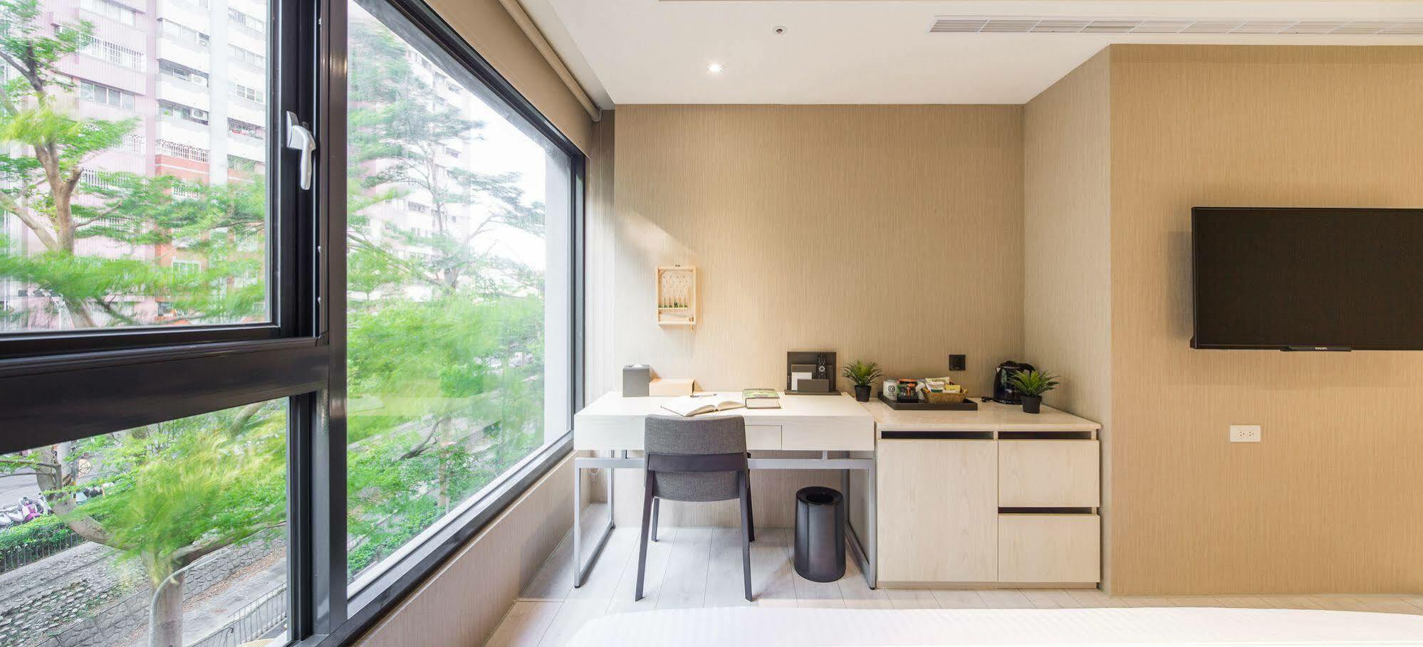 Icasa Hotel - By Cosmos Creation Taichung Buitenkant foto
